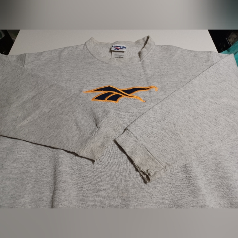 Old Worn Reebok Sweatshirt. - Picture 5 of 9
